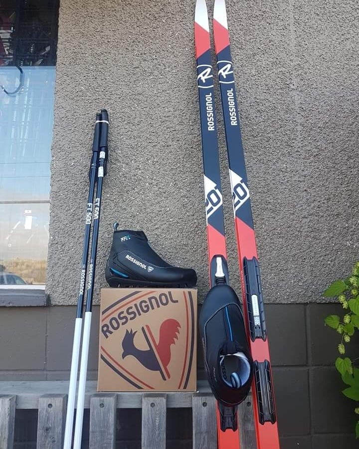 Classic Cross Country Rossignol XTour Venture Ski Package Consignor